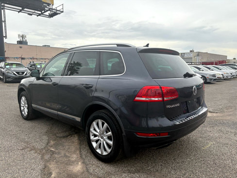 Used 2012 Volkswagen Touareg Sport image 4