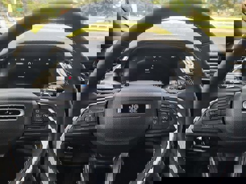 New 2025 Jeep Grand Cherokee L Altitude image 12