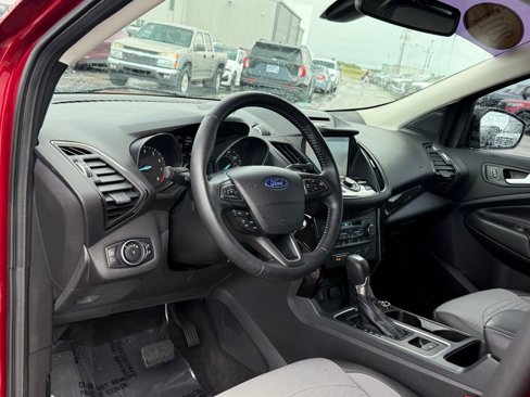 Used 2017 Ford Escape Titanium image 4