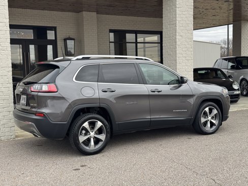 Used 2019 Jeep Cherokee Limited image 13