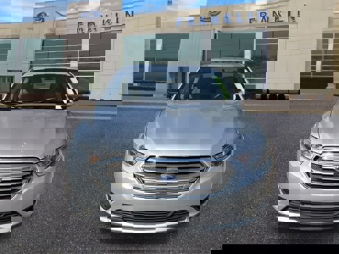 Certified 2019 Ford Taurus SE image 2