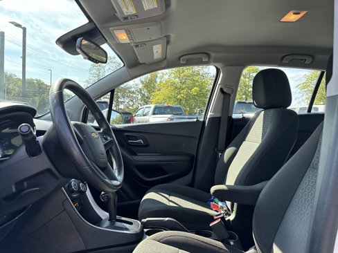 Used 2021 Chevrolet Trax LS image 11