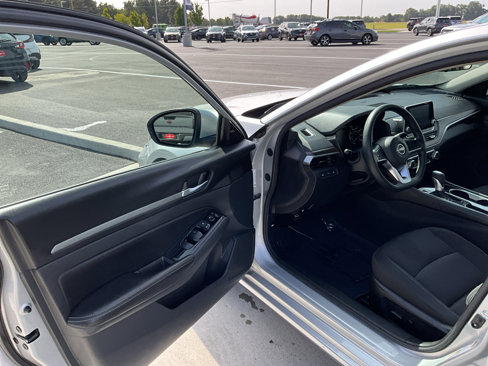 Used 2023 Nissan Altima 2.5 SV image 15