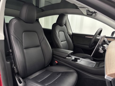 Used 2023 Tesla Model Y Long Range image 18