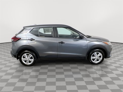 Certified 2025 Nissan Kicks Play S image 9