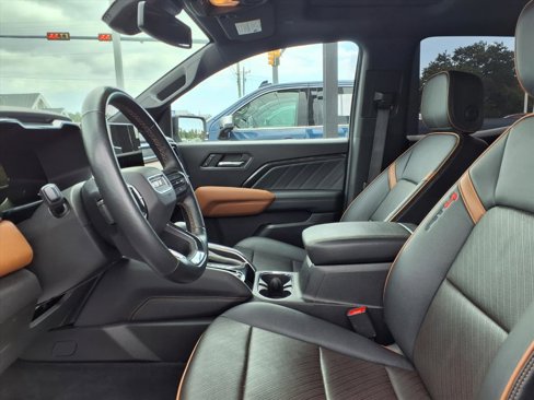 Used 2023 GMC Canyon AT4 w/ AT4 Premium Package image 7