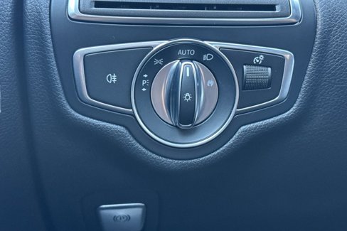 Used 2018 Mercedes-Benz C 300 Sedan image 32