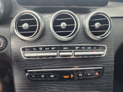 Used 2020 Mercedes-Benz GLC 300 image 16