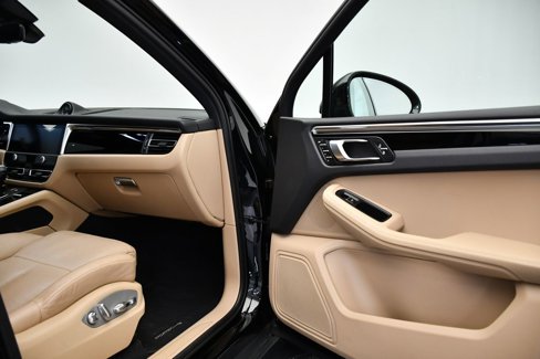 Certified 2023 Porsche Macan image 47