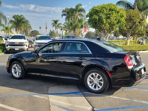 Used 2021 Chrysler 300 Touring image 26