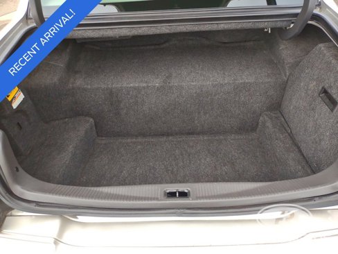Used 2004 Lincoln Town Car Signature image 29
