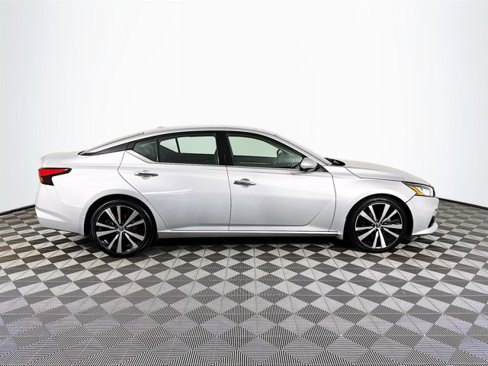 Used 2020 Nissan Altima 2.0 Platinum image 9