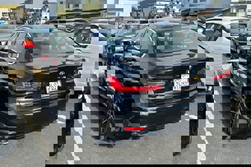 Used 2019 BMW 330i Sedan w/ Convenience Package image 4