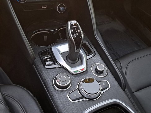 Used 2021 Alfa Romeo Giulia Sprint w/ Sun & Sound Package image 30
