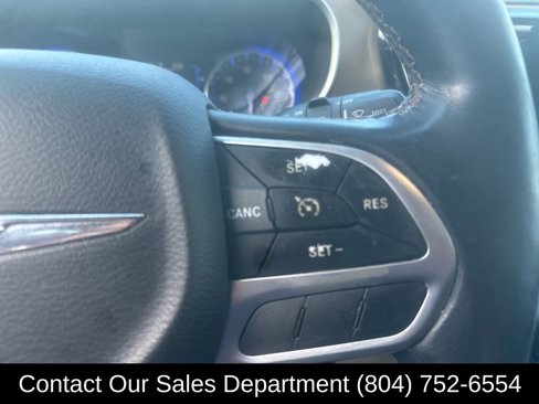 Used 2017 Chrysler Pacifica Touring-L image 20