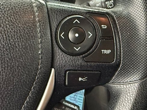 Used 2018 Toyota RAV4 LE image 13