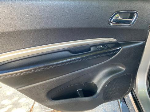Used 2017 Dodge Durango SXT w/ 3rd Row Seating Group image 30