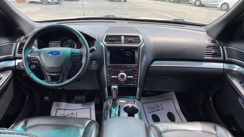 Used 2017 Ford Explorer Sport image 22