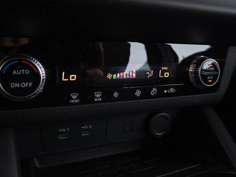 New 2025 Mitsubishi Outlander SE image 15