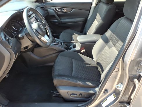 Used 2018 Nissan Rogue SV image 17