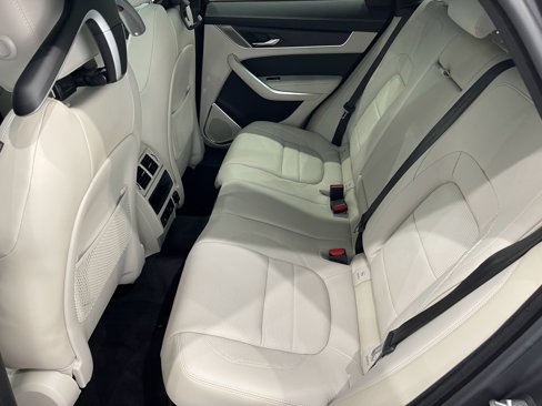 Used 2025 Jaguar F-PACE R-Dynamic S image 13