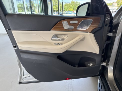 Used 2020 Mercedes-Benz GLS 450 4MATIC image 17