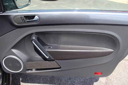 Used 2014 Volkswagen Beetle TDI image 11