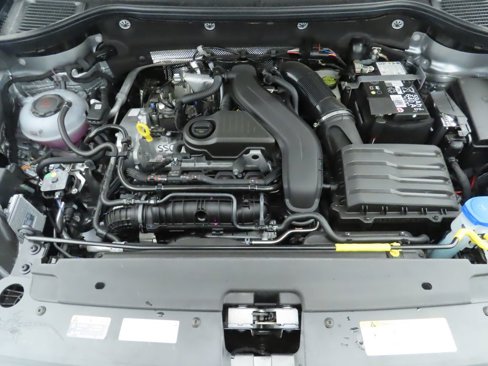 Certified 2025 Volkswagen Taos SE w/ Black Wheel Package image 30