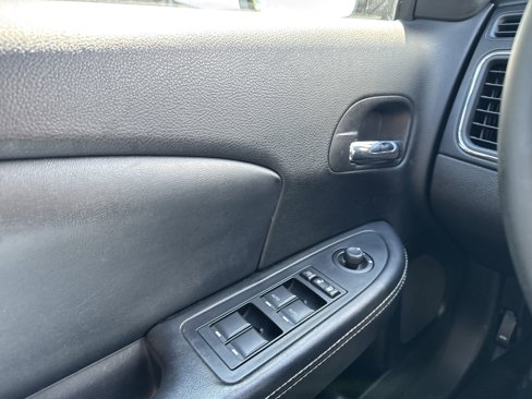 Used 2011 Chrysler 200 Limited image 23