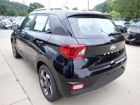 New 2025 Hyundai Venue SEL image 25