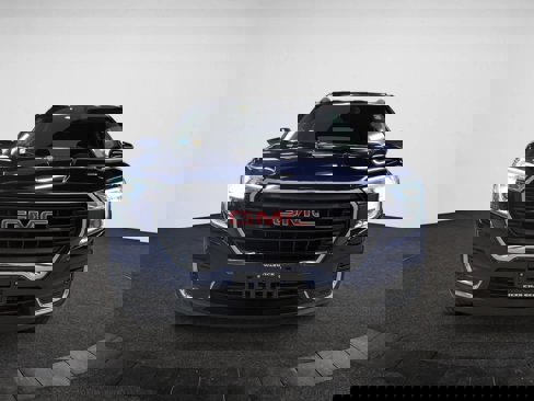 Used 2022 GMC Terrain SLE w/ Driver Convenience Package image 2