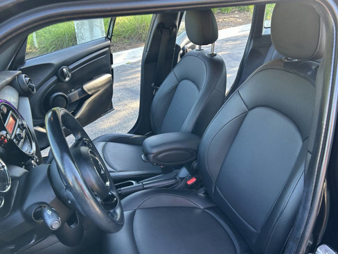 Used 2016 MINI Cooper 4-Door Hardtop image 3