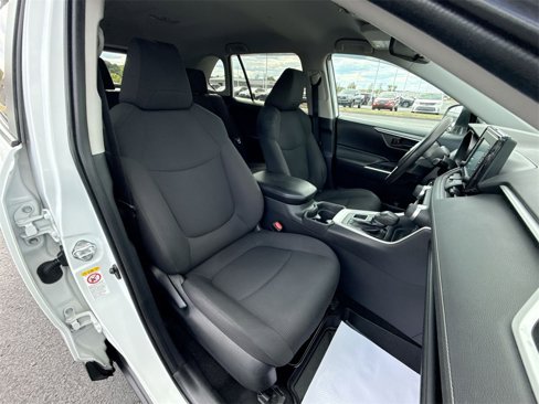 Used 2019 Toyota RAV4 LE image 30