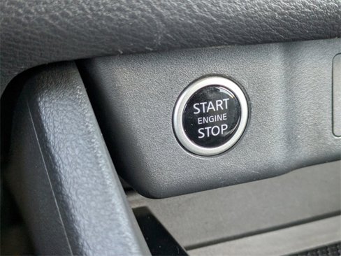 Used 2023 Nissan Rogue SV image 30
