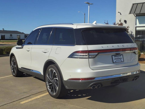 Used 2020 Lincoln Aviator Reserve image 4