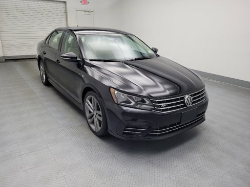 Used 2018 Volkswagen Passat 2.0T R-Line image 13