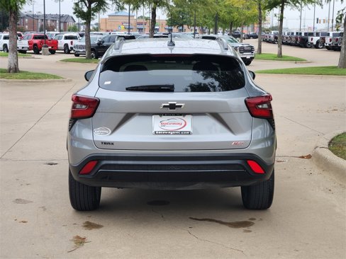 Used 2025 Chevrolet Trax RS image 6
