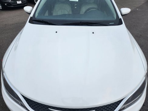 Used 2017 Chrysler 200 Limited Platinum image 6