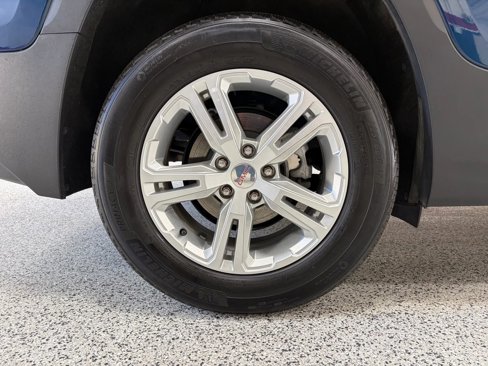 Used 2020 GMC Terrain SLE w/ LPO, Floor Liner Package image 16