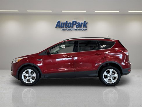 Used 2015 Ford Escape SE w/ Equipment Group 201A image 4