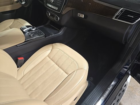 Used 2018 Mercedes-Benz GLS 450 4MATIC image 21