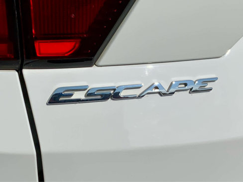Used 2019 Ford Escape SEL image 22