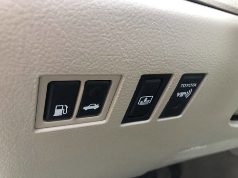 Used 2006 Toyota Avalon Limited image 19