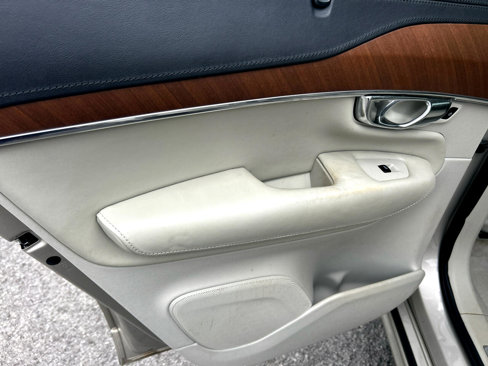 Used 2016 Volvo XC90 T6 Inscription w/ Vision Package image 15