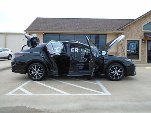 Used 2021 Toyota Camry SE image 21