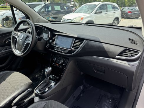 Used 2020 Buick Encore Preferred w/ Safety Package image 14