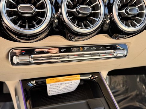 New 2025 Mercedes-Benz GLB 250 4MATIC image 18