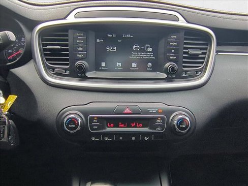 Used 2019 Kia Sorento LX image 14