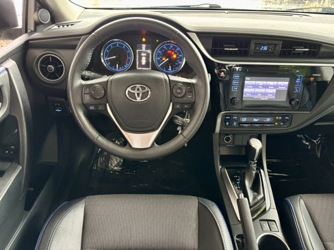 Used 2017 Toyota Corolla SE image 18