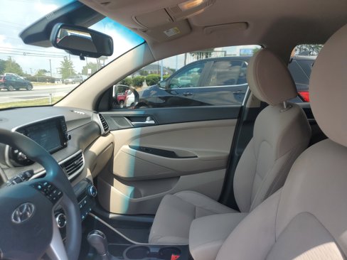 Used 2020 Hyundai Tucson Value w/ Winter Weather Package image 17